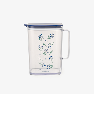 フルールデュクール冷蔵庫の棚に収まる冷水筒 1.2L