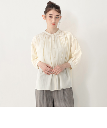 パールボタンブラウス