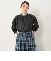 パールボタンブラウス