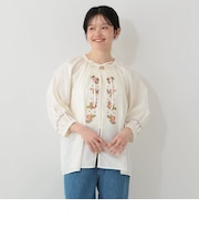リボン付き刺繍ギャザーブラウス/MAISON SAJOU