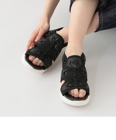 スニーカーサンダル