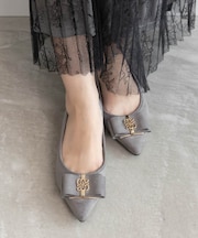 モノグラムパーツリボンフラットパンプス