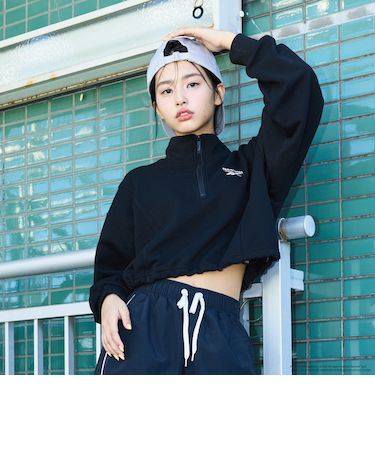 【Reebok】クロップドハーフジップ
