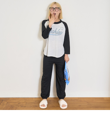 【ルームウェア/パジャマ】ロゴラグラン長袖Tシャツ＆パンツセット
