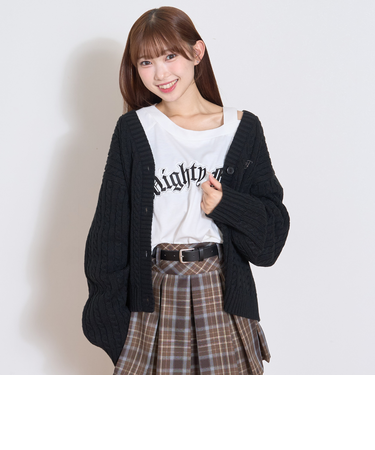 ケーブルニットカーディガン