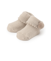 ポンポンつきソックス