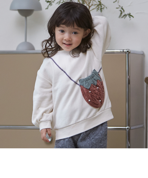 【裏起毛】いちごポシェットトレーナー