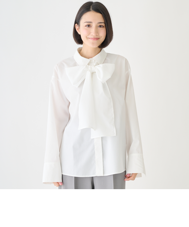タイつきブラウス