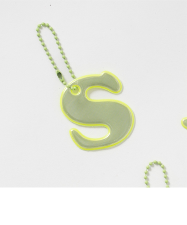 あんしんアルファベットリフレクターチャーム(黄色)