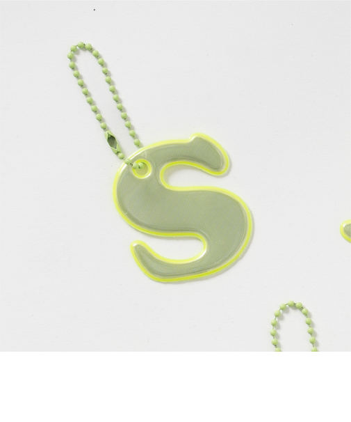 あんしんアルファベットリフレクターチャーム(黄色)