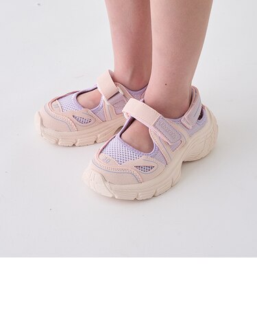 ストラップスニーカー