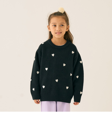 ハート刺しゅうニット