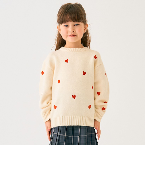 ハート刺しゅうニット