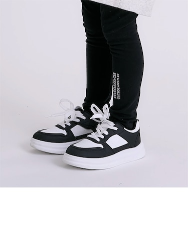 面ファスナースニーカー