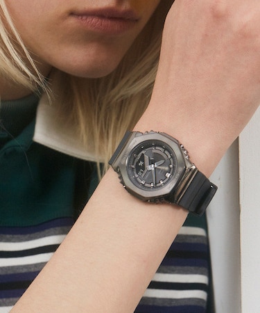 G-SHOCK(ジーショック)【正規販売店】20気圧防水/ﾒﾀﾙ/MIDｻｲｽﾞ//腕時計/GM-S2100B-8AJF/ﾚﾃﾞｨｰｽ･ﾒﾝｽﾞ/ﾕﾆｾｯｸｽ/ムラサキスポーツ