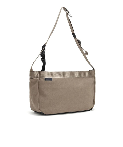 CHROME(クローム)9L/耐水/ショルダーバッグ/NEWSPAPER MESSENGER SM/ニュースペーパー メッセンジャー スモール/JP198FRSU/雑貨/ユニセックス/メンズ/レディース/ムラサキスポーツ