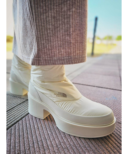 THE NORTH FACE 新品ホワイトブーティ　カルミア　ヌプシ　防水 ユニセックス☆防水☆THE NORTH FACE☆カルミア ヌプシ ブーティ