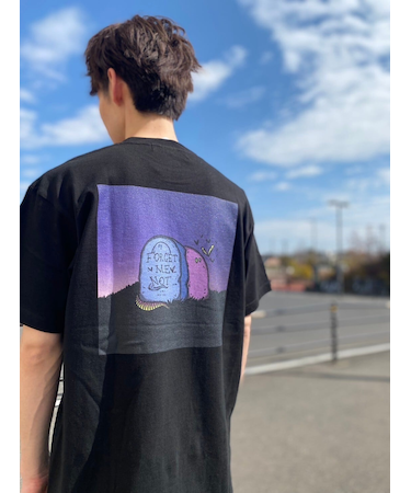 【ムラサキスポーツ限定】COMP US(コンプ アス)ARTIST COLLABRATION TEE (アーティストコラボレーションティー)半袖Tシャツ 25SSCU-17CT/ユニセックス メンズ  ムラサキスポーツ