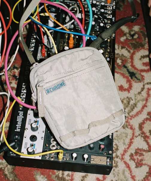 CHROME(クローム)ショルダーバッグ PAC POUCH パック ポーチ 2L JP244SG/雑貨 ユニセックス メンズ レディース ムラサキスポーツ