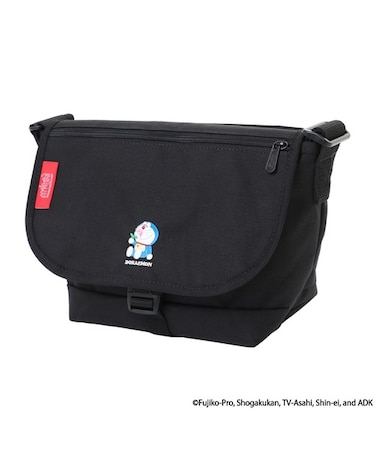 Manhattan Portage(マンハッタンポーテージ)ドラえもん ショルダーバッグ NYLON MESSENGER BAG FLAP ZIPPER POCKET DORAEMON 25 MP1605JRFZPDORA25 雑貨 ユニセックス メンズ レディース ムラサキスポーツ