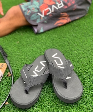 RVCA(ルーカ)メンズ ビーチサンダル ONSHORE BEACH SANDAL BF04A-933 BF04A933  レディースとお揃い/ムラサキスポーツ