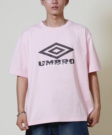 【ムラサキスポーツ限定】UMBRO(アンブロ)Younger Song ヤンガーソング コラボレーション 半袖Tシャツ MRYS-T002/ユニセックス メンズ レディース ムラサキスポーツ