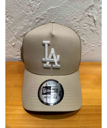 NEW ERA (ﾆｭｰｴﾗ) - 9FORTY A-FRAME TRUCKER MLB TYPEWRITTER LA (940 Aﾌﾚｰﾑ ﾄﾗｯｶｰ ﾀｲﾌﾟﾗｲﾀｰ ﾛｻﾝｾﾞﾙｽ･ﾄﾞｼﾞｬｰｽﾞ)