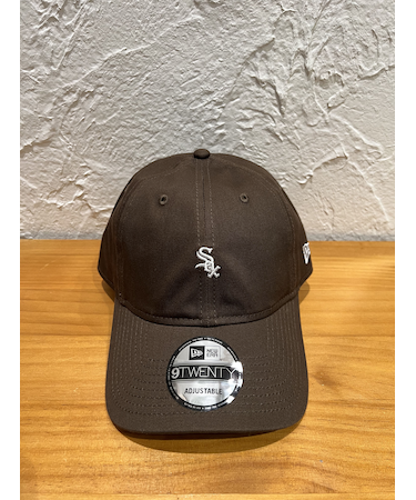 NEW ERA (ﾆｭｰｴﾗ) - 9TWENTY MLB BUCKLE CHI MINI LOGO (920 MLB ｼｶｺﾞ･ﾎﾜｲﾄｿｯｸｽ ﾐﾆﾛｺﾞ)