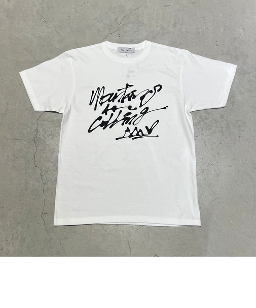 The COMP_US (ｻﾞｺﾝﾌﾟｱｽ) - ARTIST COLLABRATION TEE (ｱｰﾃｨｽﾄｺﾗﾎﾞﾚｰｼｮﾝﾃｨｰ) 25SSCU-16CT