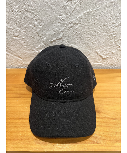 NEW ERA (ﾆｭｰｴﾗ) - 9TWENTY LEATHER STRAP NEEDLE FELT TONAL LOGO (920 ﾚｻﾞｰ ｽﾄﾗｯﾌﾟ ﾆｰﾄﾞﾙ ﾌｪﾙﾄ ﾄﾅﾙ ﾛｺﾞ)