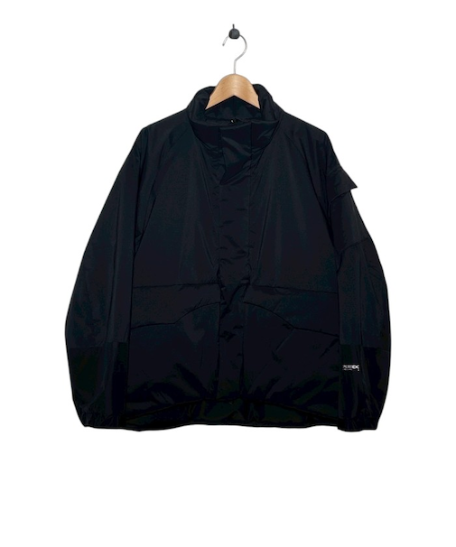The COMP_US (ｻﾞｺﾝﾌﾟｱｽ) - LIGHT PUFF ZIP JACKET (ﾗｲﾄﾊﾟﾌｼﾞｯﾌﾟｼﾞｬｹｯﾄ)  25AWCU-01OT ﾕﾆｾｯｸｽ