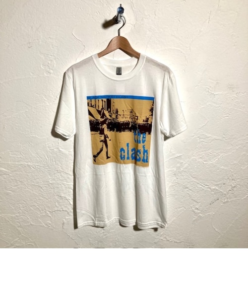 THE CLASH (ｻﾞｸﾗｯｼｭ) - BLACK MARKET TEE｜ザコンプアスの通販｜&mall