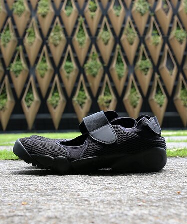 NIKE/ナイキ　エアリフトブリーズ