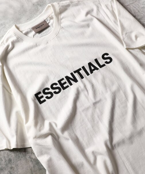 WEB限定 FOG ESSENTIALS/エフオージーエッセンシャルズ フロントロゴ プリントTシャツ