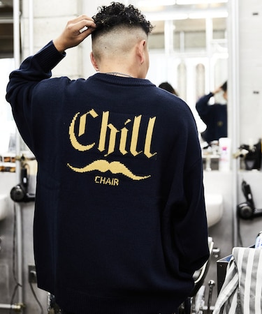 WEB限定 CHILL CHAIR×FREAK'S STORE/チルチェア 別注 ビッグシルエット バックロゴ クルーネックニット/ワンポイント刺繍