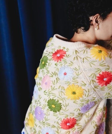 フラワー刺繍ニットカーディガン