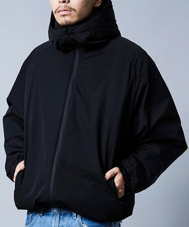 限定展開 Relax Fit パディング フーディー ナイロンブルゾン/中綿 