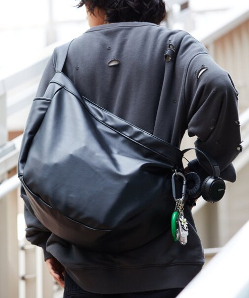 ヴィーガンレザーニュースペーパーバッグ