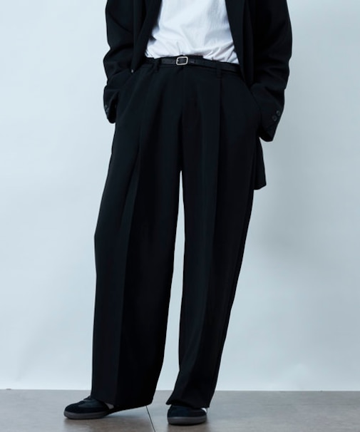 限定展開 Relax Fit ストレートシルエット スラックス