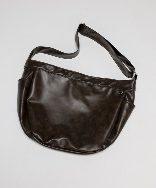 ヴィーガンレザーニュースペーパーバッグ/ムラ加工｜フリークスストア