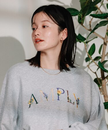 花刺繍 ロゴショートスウェット