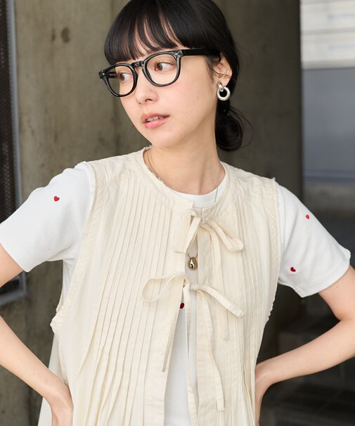 ピンタックベスト