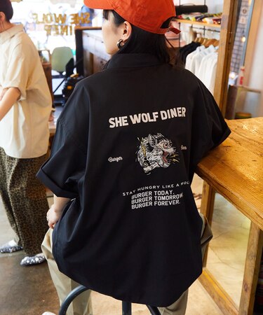 SHE WOLF DINER×FREAK'S STORE/シーウルフダイナー ビッグシルエット デザイン刺繍 S/S シャツ 【限定展開】