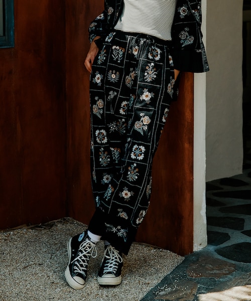 パッチワーク花刺繍パンツ｜フリークスストアの通販｜&mall（アンド
