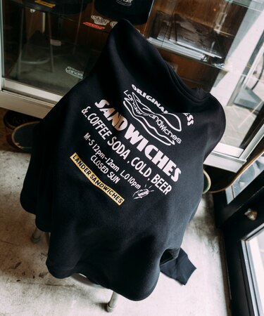 LANDER SANDWICHES×FREAK'S STORE/ランダー 別注 ビッグシルエット バックプリント クルーネックスウェット 【限定展開】