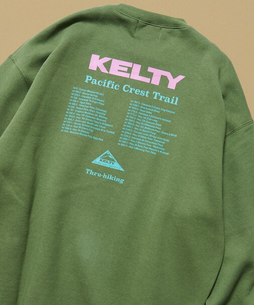 KELTY×FREAK'S STORE/ケルティ 別注 ツアーロゴ バックプリント クルーネックスウェット 【限定展開】