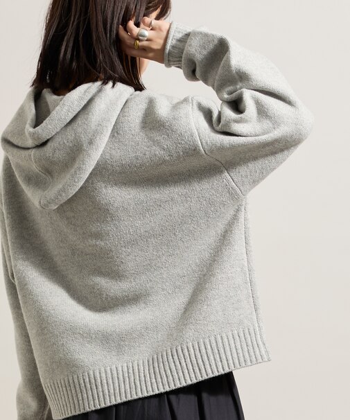 ポケット付き ニットパーカー