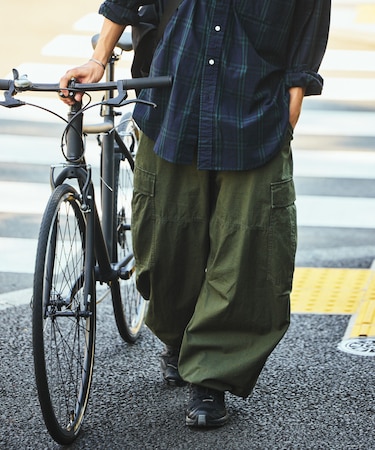 スーパーワイド カーブシルエット カーゴパンツ