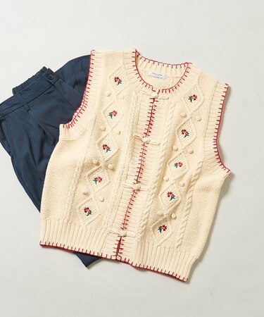 花刺繍 ニットベスト