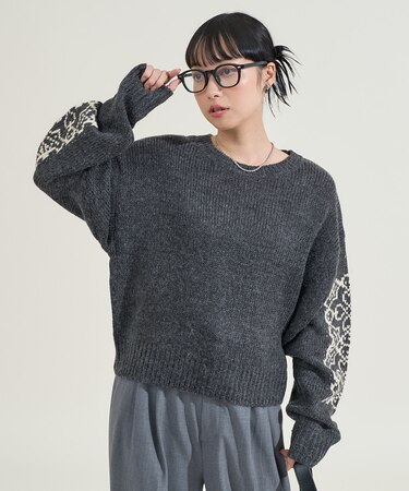 クローバー柄 ショート丈ニット